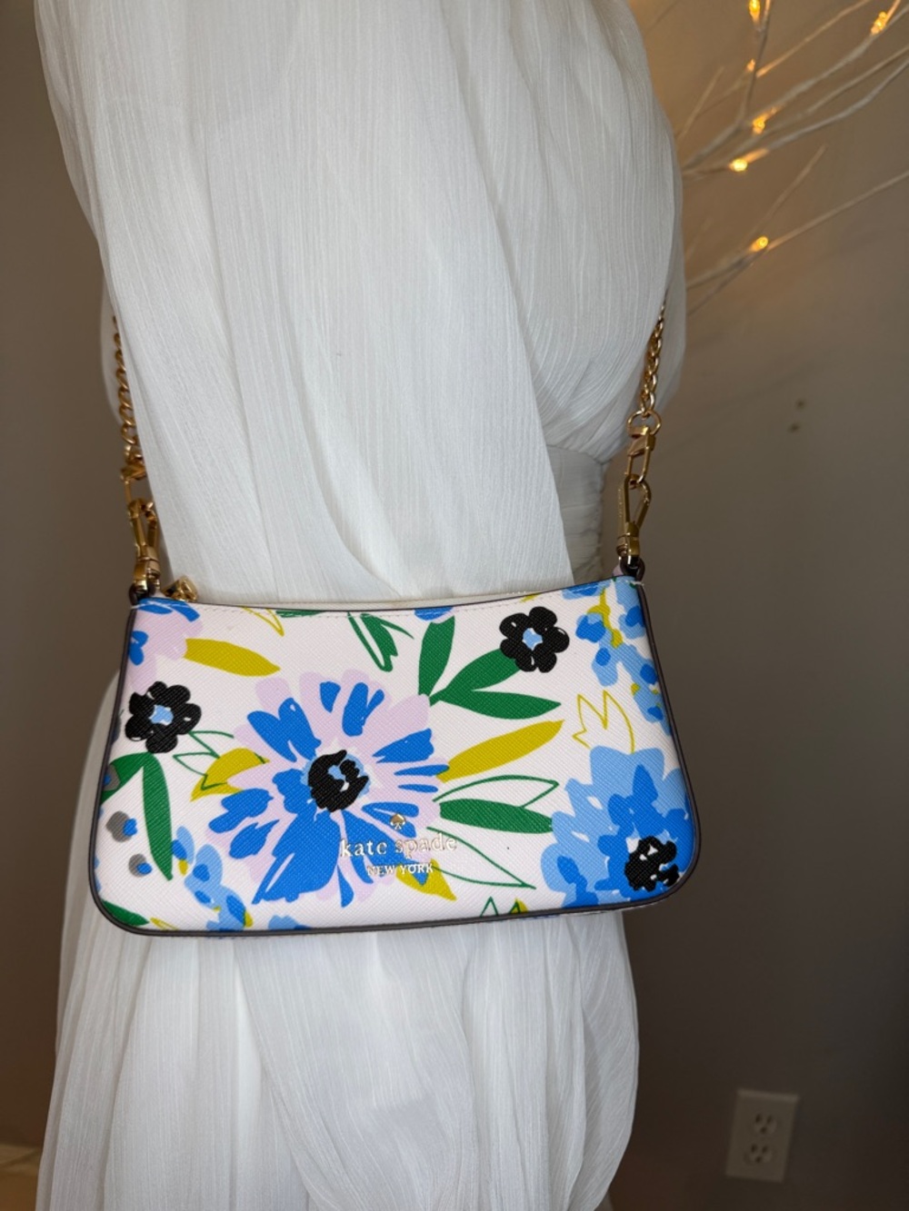 Kate spade nwt pouchette mini crossbody bag. size 8 x 4 1/2 appx. very chic.!